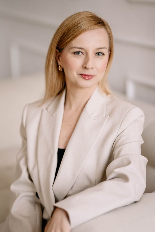 IWONA MIKOŁAJCZYK